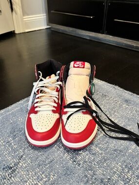 Nike Air Jordan 1 Retro High OG "Chicago Lost and Found" sneakers